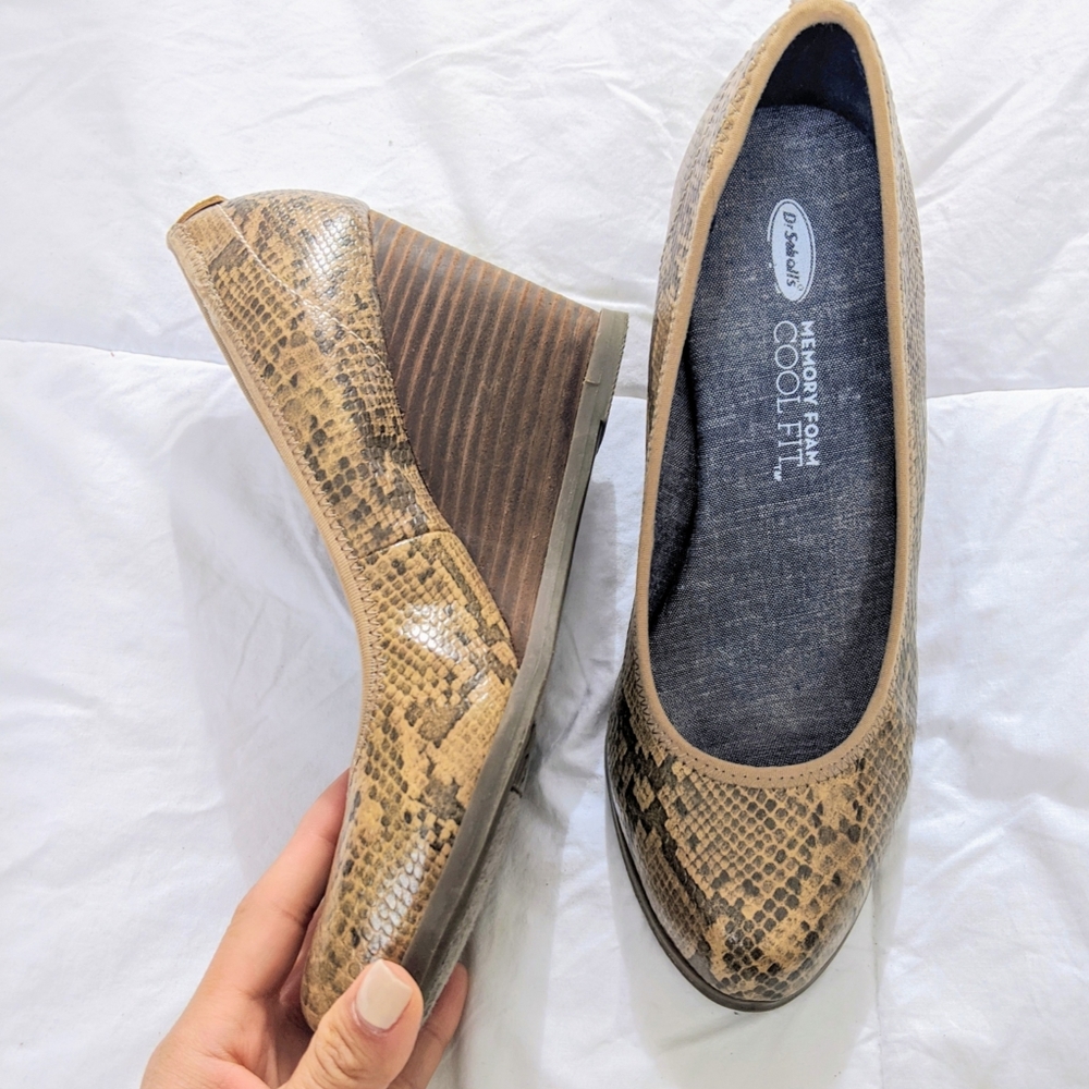 •Dr. Scholl's• Snake Print Wedge Heels